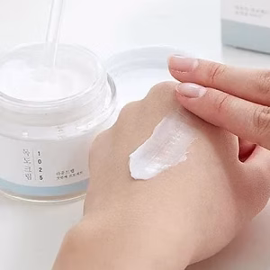 1025 Dokdo Cream – Round Lab | Crema hidratante